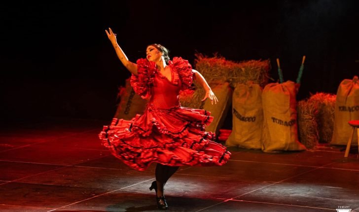 Hapet edicioni i 12-të i FemArt, shfaqja ‘Carmen’ trajton dukurinë e femicidit në hapje të festivalit si reflektim për barazi gjinore