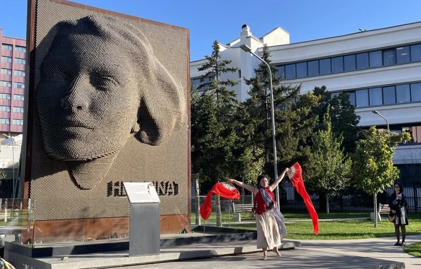“E qeshura e madhe” bashkon njerëzit për ta jetuar momentin
